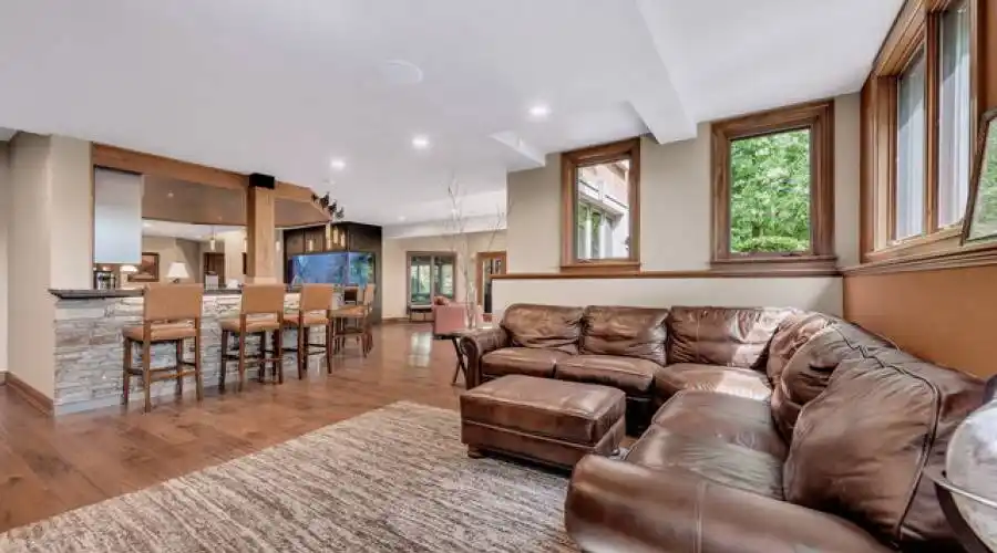Glenbriar 1002 Ct, St. Charles, Illinois 60174, United States, 5 Bedrooms Bedrooms, 14 Rooms Rooms,6 BathroomsBathrooms,Residential,For Sale,1002,2,882205