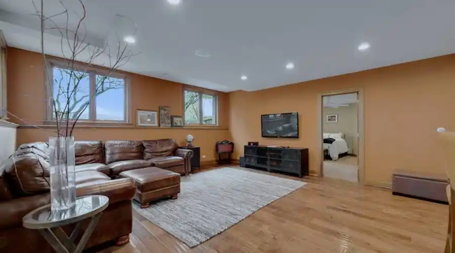 Glenbriar 1002 Ct, St. Charles, Illinois 60174, United States, 5 Bedrooms Bedrooms, 14 Rooms Rooms,6 BathroomsBathrooms,Residential,For Sale,1002,2,882205