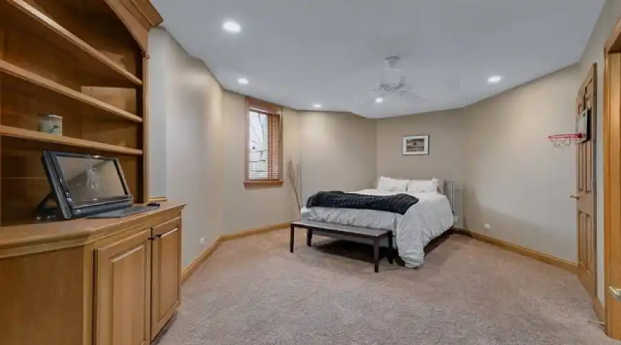 Glenbriar 1002 Ct, St. Charles, Illinois 60174, United States, 5 Bedrooms Bedrooms, 14 Rooms Rooms,6 BathroomsBathrooms,Residential,For Sale,1002,2,882205