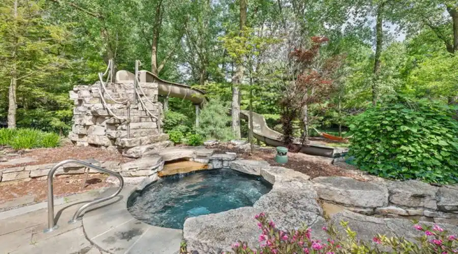 Glenbriar 1002 Ct, St. Charles, Illinois 60174, United States, 5 Bedrooms Bedrooms, 14 Rooms Rooms,6 BathroomsBathrooms,Residential,For Sale,1002,2,882205
