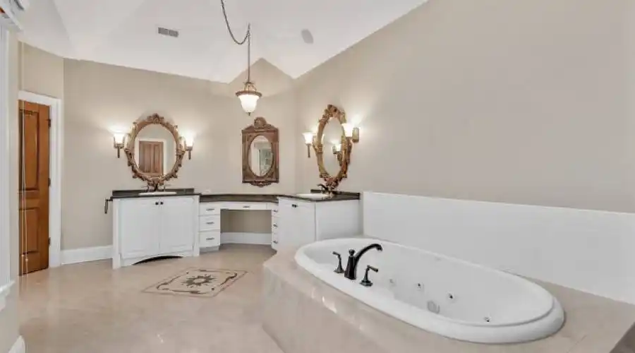 Glenbriar 1002 Ct, St. Charles, Illinois 60174, United States, 5 Bedrooms Bedrooms, 14 Rooms Rooms,6 BathroomsBathrooms,Residential,For Sale,1002,2,882205