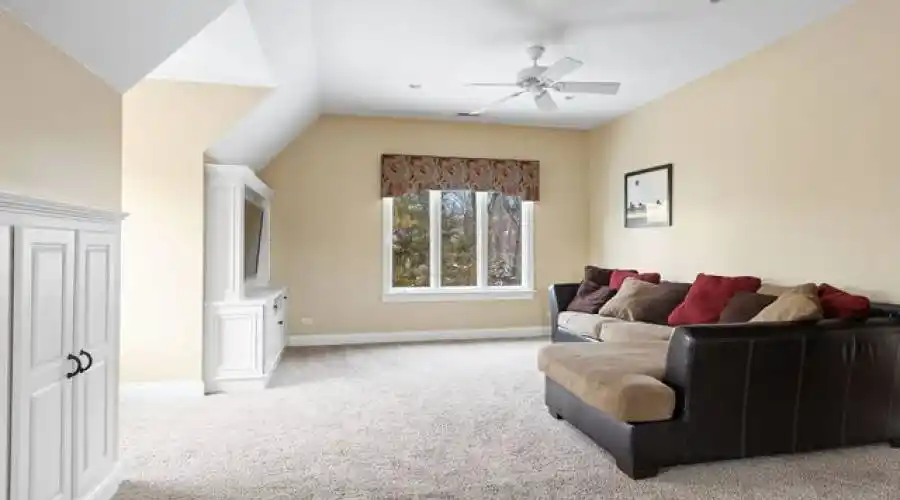 Glenbriar 1002 Ct, St. Charles, Illinois 60174, United States, 5 Bedrooms Bedrooms, 14 Rooms Rooms,6 BathroomsBathrooms,Residential,For Sale,1002,2,882205