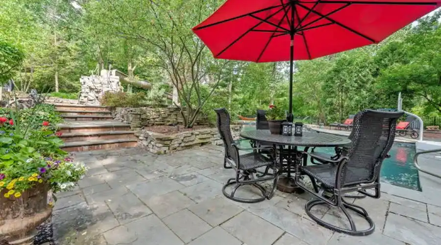 Glenbriar 1002 Ct, St. Charles, Illinois 60174, United States, 5 Bedrooms Bedrooms, 14 Rooms Rooms,6 BathroomsBathrooms,Residential,For Sale,1002,2,882205