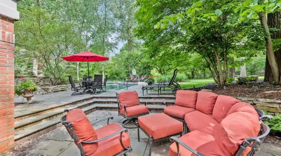 Glenbriar 1002 Ct, St. Charles, Illinois 60174, United States, 5 Bedrooms Bedrooms, 14 Rooms Rooms,6 BathroomsBathrooms,Residential,For Sale,1002,2,882205