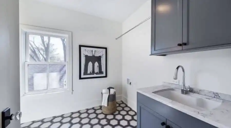 26W140 TomaHawk Dr, Wheaton, Illinois 60189-6402, United States, 4 Bedrooms Bedrooms, 11 Rooms Rooms,3 BathroomsBathrooms,Residential,For Sale,TomaHawk,2,882454