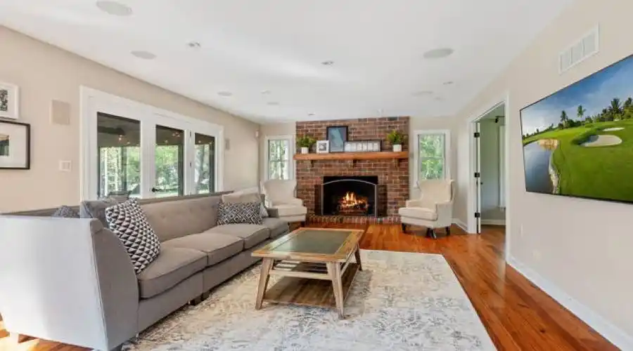27w234 Warrenville Ave, Wheaton, Illinois 60189-6402, United States, 5 Bedrooms Bedrooms, 14 Rooms Rooms,6 BathroomsBathrooms,Residential,For Sale,Warrenville,2,882504