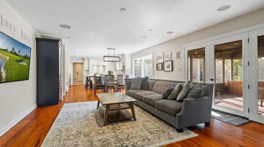 27w234 Warrenville Ave, Wheaton, Illinois 60189-6402, United States, 5 Bedrooms Bedrooms, 14 Rooms Rooms,6 BathroomsBathrooms,Residential,For Sale,Warrenville,2,882504