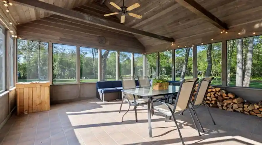 27w234 Warrenville Ave, Wheaton, Illinois 60189-6402, United States, 5 Bedrooms Bedrooms, 14 Rooms Rooms,6 BathroomsBathrooms,Residential,For Sale,Warrenville,2,882504