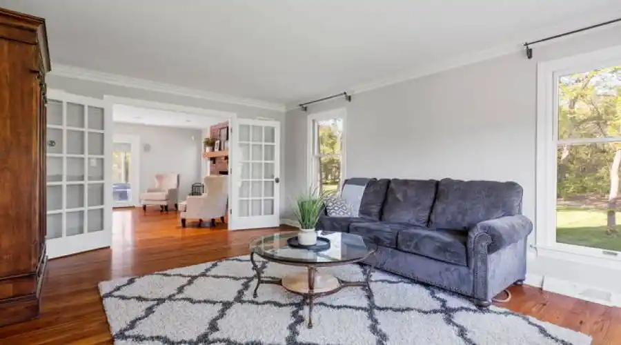 27w234 Warrenville Ave, Wheaton, Illinois 60189-6402, United States, 5 Bedrooms Bedrooms, 14 Rooms Rooms,6 BathroomsBathrooms,Residential,For Sale,Warrenville,2,882504