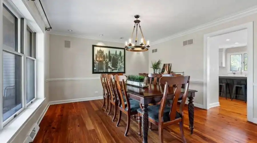 27w234 Warrenville Ave, Wheaton, Illinois 60189-6402, United States, 5 Bedrooms Bedrooms, 14 Rooms Rooms,6 BathroomsBathrooms,Residential,For Sale,Warrenville,2,882504