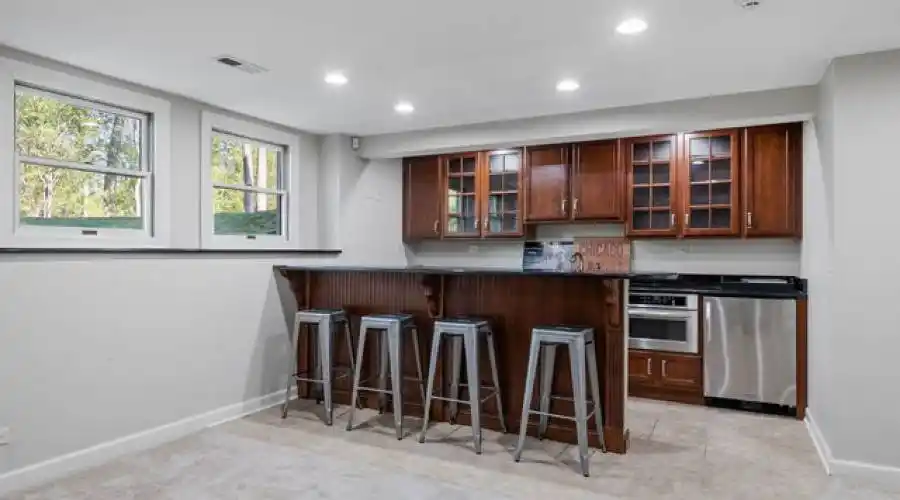 27w234 Warrenville Ave, Wheaton, Illinois 60189-6402, United States, 5 Bedrooms Bedrooms, 14 Rooms Rooms,6 BathroomsBathrooms,Residential,For Sale,Warrenville,2,882504
