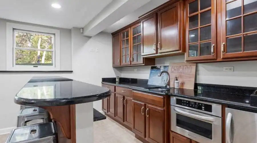 27w234 Warrenville Ave, Wheaton, Illinois 60189-6402, United States, 5 Bedrooms Bedrooms, 14 Rooms Rooms,6 BathroomsBathrooms,Residential,For Sale,Warrenville,2,882504