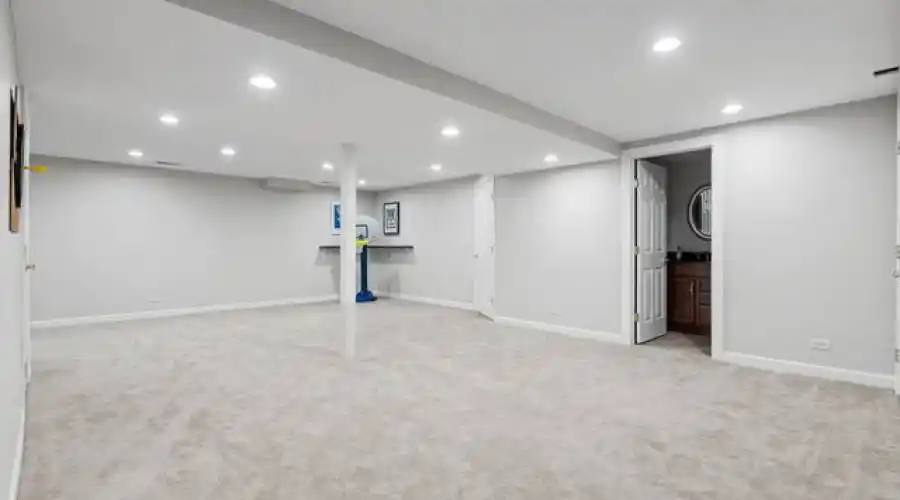 27w234 Warrenville Ave, Wheaton, Illinois 60189-6402, United States, 5 Bedrooms Bedrooms, 14 Rooms Rooms,6 BathroomsBathrooms,Residential,For Sale,Warrenville,2,882504
