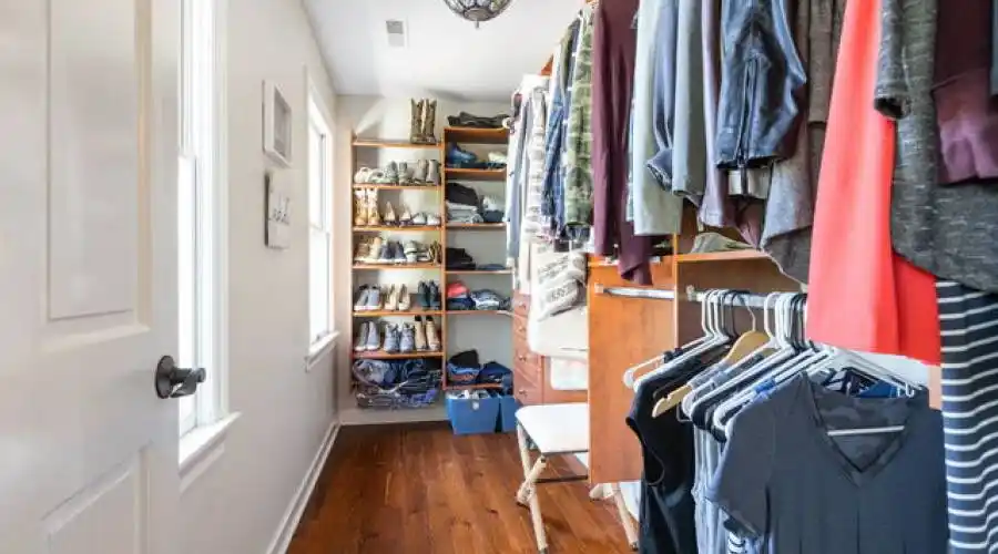 27w234 Warrenville Ave, Wheaton, Illinois 60189-6402, United States, 5 Bedrooms Bedrooms, 14 Rooms Rooms,6 BathroomsBathrooms,Residential,For Sale,Warrenville,2,882504