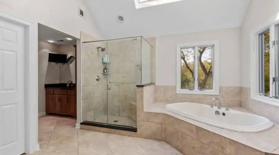 27w234 Warrenville Ave, Wheaton, Illinois 60189-6402, United States, 5 Bedrooms Bedrooms, 14 Rooms Rooms,6 BathroomsBathrooms,Residential,For Sale,Warrenville,2,882504