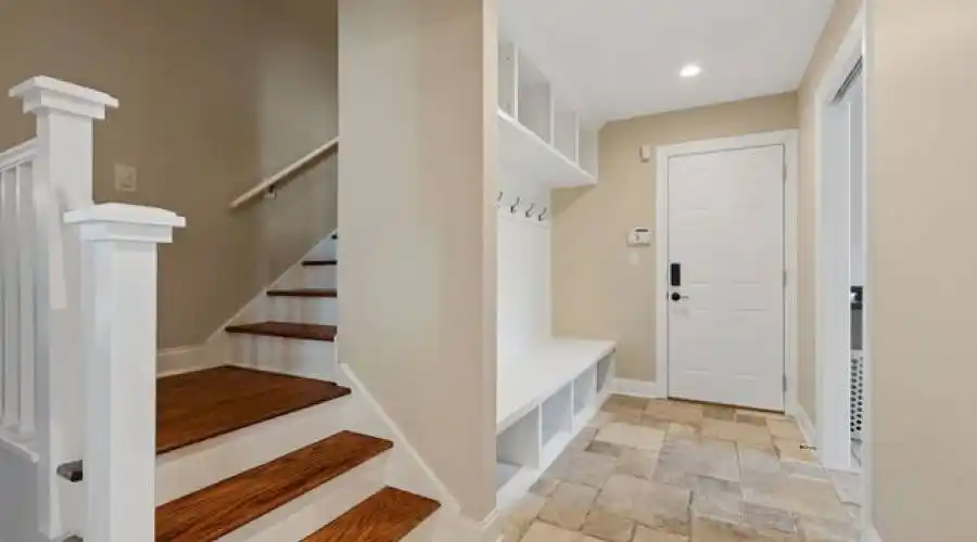 27w234 Warrenville Ave, Wheaton, Illinois 60189-6402, United States, 5 Bedrooms Bedrooms, 14 Rooms Rooms,6 BathroomsBathrooms,Residential,For Sale,Warrenville,2,882504