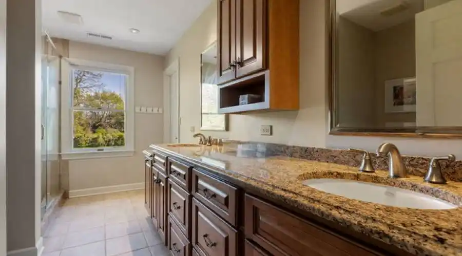 27w234 Warrenville Ave, Wheaton, Illinois 60189-6402, United States, 5 Bedrooms Bedrooms, 14 Rooms Rooms,6 BathroomsBathrooms,Residential,For Sale,Warrenville,2,882504