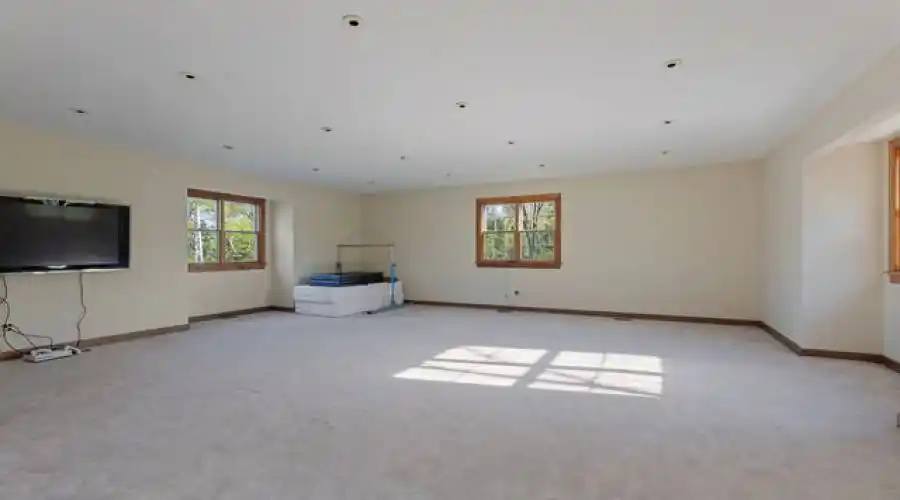27w234 Warrenville Ave, Wheaton, Illinois 60189-6402, United States, 5 Bedrooms Bedrooms, 14 Rooms Rooms,6 BathroomsBathrooms,Residential,For Sale,Warrenville,2,882504