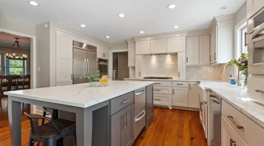 27w234 Warrenville Ave, Wheaton, Illinois 60189-6402, United States, 5 Bedrooms Bedrooms, 14 Rooms Rooms,6 BathroomsBathrooms,Residential,For Sale,Warrenville,2,882504