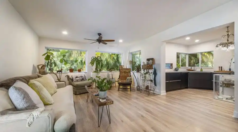 901 Osceola Avenue, Winter Park, Florida, United States, 3 Bedrooms Bedrooms, 9 Rooms Rooms,2 BathroomsBathrooms,Residential,For Sale,Osceola,886069