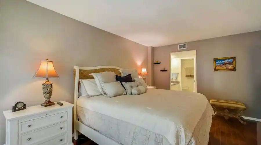 8779 Midnight Pass Rd, Sarasota, Florida 34242, United States, 2 Bedrooms Bedrooms, 4 Rooms Rooms,2 BathroomsBathrooms,Condo,For Sale,#204H,Midnight Pass,894919