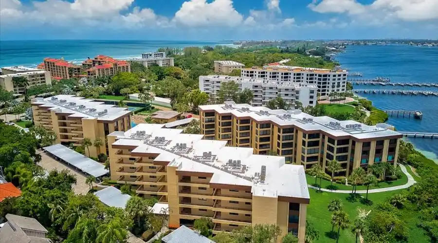 8779 Midnight Pass Rd, Sarasota, Florida 34242, United States, 2 Bedrooms Bedrooms, 4 Rooms Rooms,2 BathroomsBathrooms,Condo,For Sale,#204H,Midnight Pass,894919
