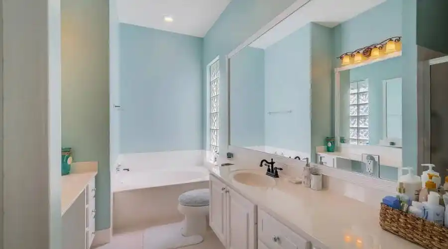 5820 Wilena Pl, Sarasota, Florida 34238, United States, 3 Bedrooms Bedrooms, 5 Rooms Rooms,3 BathroomsBathrooms,Residential,For Sale,Wilena,900414