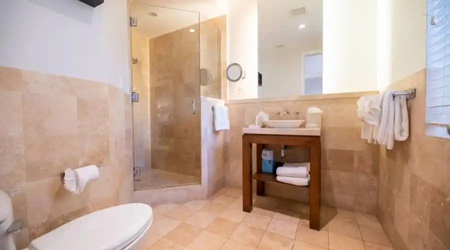 Providenciales, BWI, Turks and Caicos Islands, 2 Bedrooms Bedrooms, ,2 BathroomsBathrooms,Condo,For Sale,916180