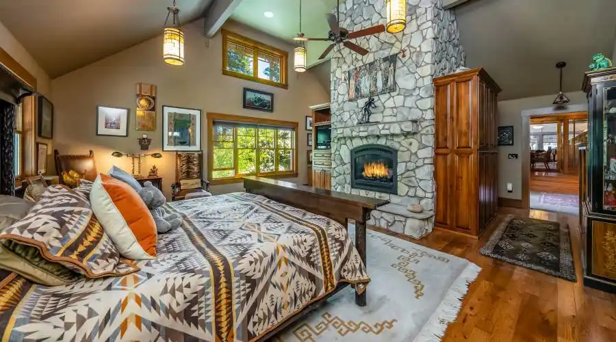 13 Rock Haven Hwy 168, Shaver Lake, California 93664, United States, 5 Bedrooms Bedrooms, 9 Rooms Rooms,3 BathroomsBathrooms,Residential,For Sale,Hwy 168,919074