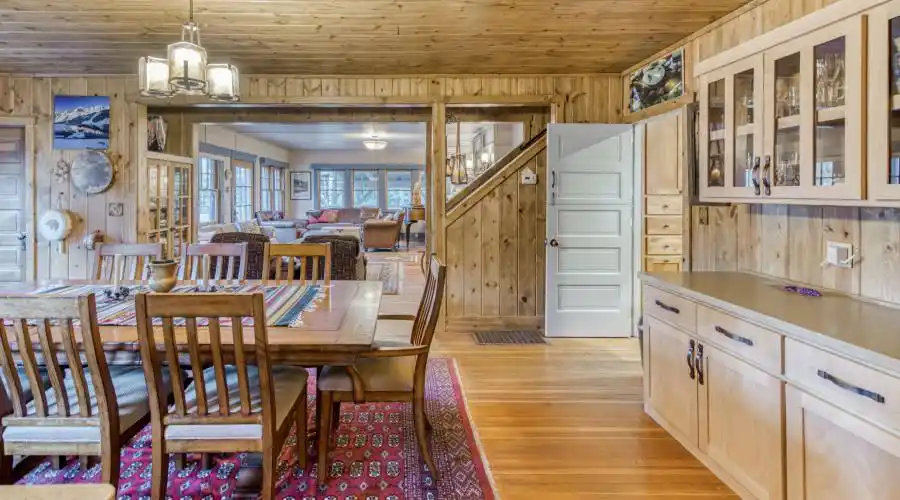 13 Rock Haven Hwy 168, Shaver Lake, California 93664, United States, 5 Bedrooms Bedrooms, 9 Rooms Rooms,3 BathroomsBathrooms,Residential,For Sale,Hwy 168,919074