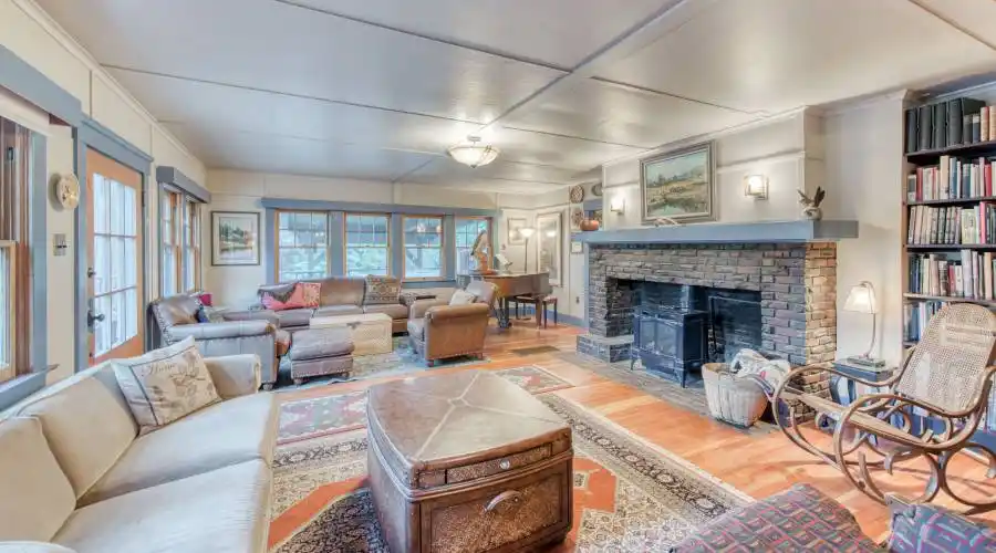 13 Rock Haven Hwy 168, Shaver Lake, California 93664, United States, 5 Bedrooms Bedrooms, 9 Rooms Rooms,3 BathroomsBathrooms,Residential,For Sale,Hwy 168,919074