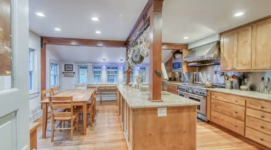 13 Rock Haven Hwy 168, Shaver Lake, California 93664, United States, 5 Bedrooms Bedrooms, 9 Rooms Rooms,3 BathroomsBathrooms,Residential,For Sale,Hwy 168,919074