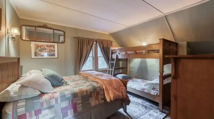 13 Rock Haven Hwy 168, Shaver Lake, California 93664, United States, 5 Bedrooms Bedrooms, 9 Rooms Rooms,3 BathroomsBathrooms,Residential,For Sale,Hwy 168,919074