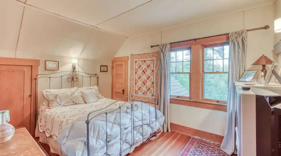 13 Rock Haven Hwy 168, Shaver Lake, California 93664, United States, 5 Bedrooms Bedrooms, 9 Rooms Rooms,3 BathroomsBathrooms,Residential,For Sale,Hwy 168,919074