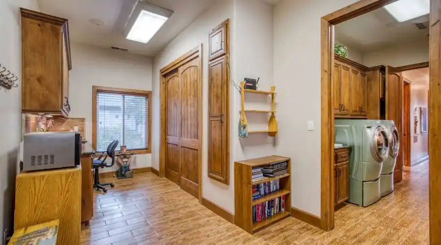 42401 Canyon Vista ln, Shaver Lake, California, United States, 4 Bedrooms Bedrooms, 11 Rooms Rooms,3 BathroomsBathrooms,Residential,For Sale,Canyon Vista ln,919079