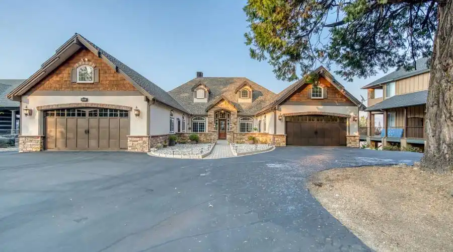 42401 Canyon Vista ln, Shaver Lake, California, United States, 4 Bedrooms Bedrooms, 11 Rooms Rooms,3 BathroomsBathrooms,Residential,For Sale,Canyon Vista ln,919079