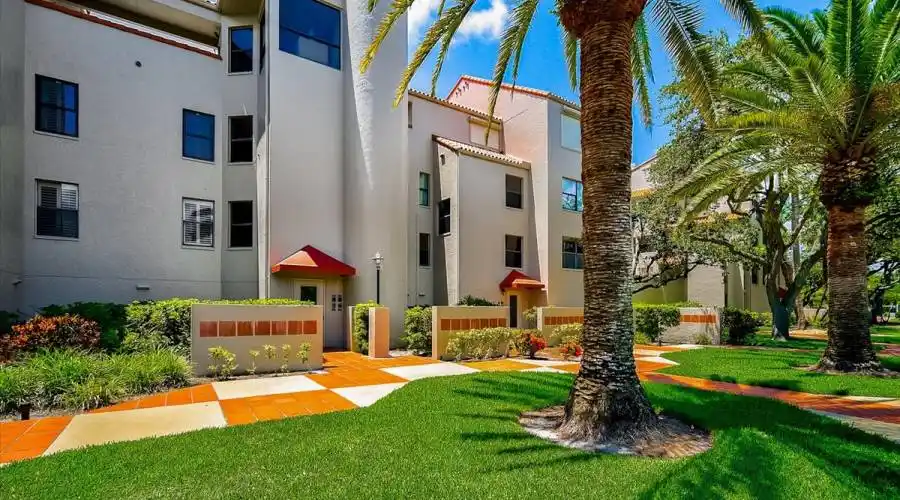 4545 Bay Club Dr, Florida 34210, United States, 3 Bedrooms Bedrooms, 5 Rooms Rooms,2 BathroomsBathrooms,Condo,For Sale,Bay Club,921068