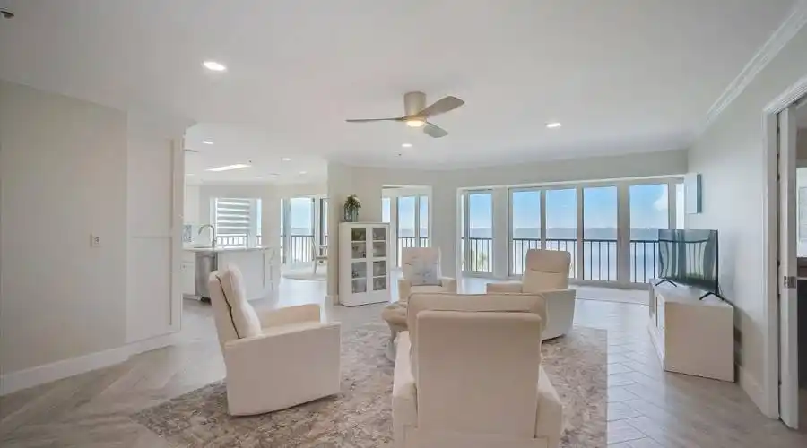 4545 Bay Club Dr, Florida 34210, United States, 3 Bedrooms Bedrooms, 5 Rooms Rooms,2 BathroomsBathrooms,Condo,For Sale,Bay Club,921068