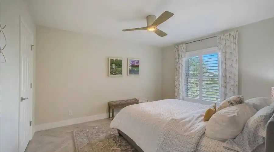 4545 Bay Club Dr, Florida 34210, United States, 3 Bedrooms Bedrooms, 5 Rooms Rooms,2 BathroomsBathrooms,Condo,For Sale,Bay Club,921068