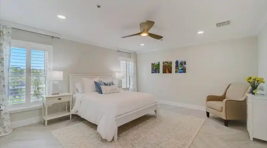 4545 Bay Club Dr, Florida 34210, United States, 3 Bedrooms Bedrooms, 5 Rooms Rooms,2 BathroomsBathrooms,Condo,For Sale,Bay Club,921068