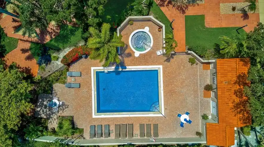 4545 Bay Club Dr, Florida 34210, United States, 3 Bedrooms Bedrooms, 5 Rooms Rooms,2 BathroomsBathrooms,Condo,For Sale,Bay Club,921068