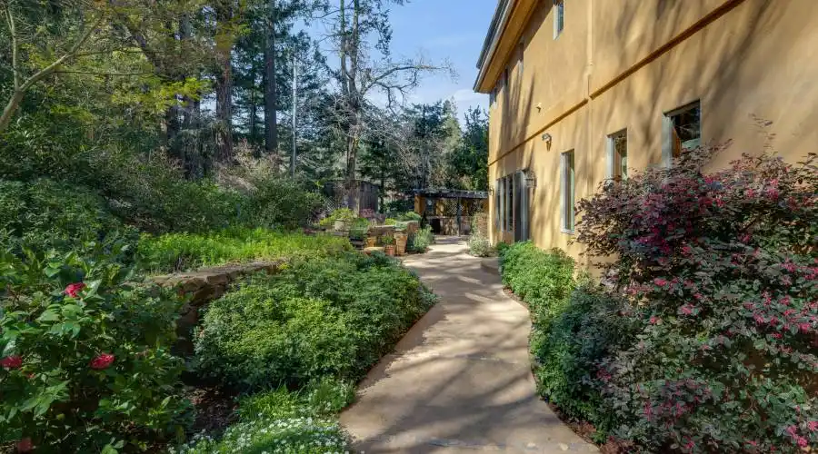 2479 Brush Creek Rd, Santa Rosa, California 95404, United States, 3 Bedrooms Bedrooms, 11 Rooms Rooms,6 BathroomsBathrooms,Residential,For Sale,Brush Creek Rd,921598